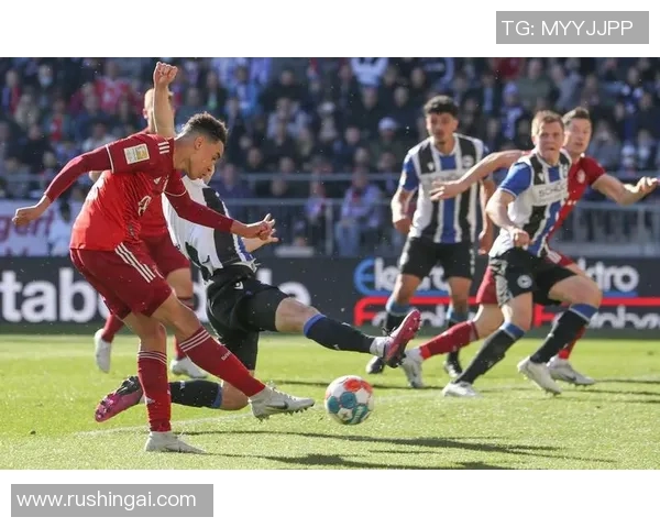 比勒菲尔德与拜仁的精彩对决全程回顾与分析 比勒菲尔德与拜仁的精彩对决全程回顾与分析