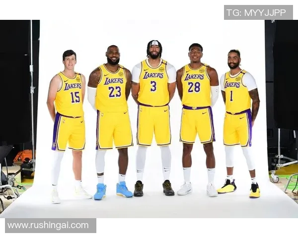 詹姆斯领衔湖人连胜,稳坐西部第一 詹姆斯领衔湖人连胜,稳坐西部第一