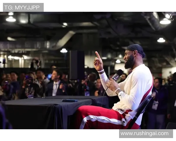 勒布朗-詹姆斯因伤缺席下场比赛,球迷心疼不已 勒布朗-詹姆斯因伤缺席下场比赛,球迷心疼不已