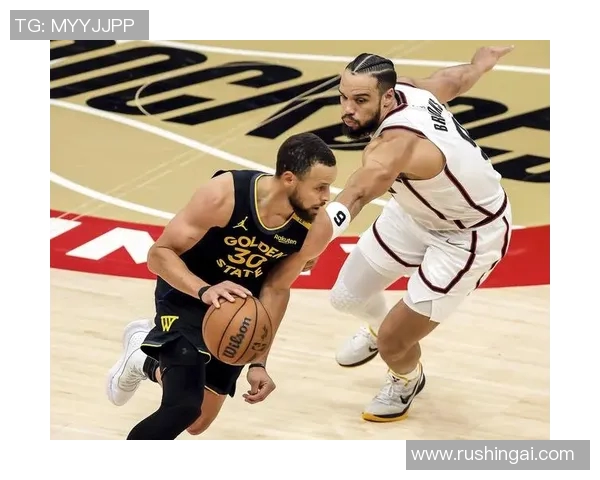 勇士与火箭在NBA夏季联赛中展开激烈对决新星球员表现引人瞩目 勇士与火箭在NBA夏季联赛中展开激烈对决新星球员表现引人瞩目
