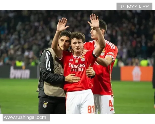 伊涅斯塔在对阵巴黎时的精彩表现与战术分析